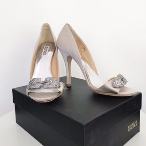Badgley Mischka Women's Isadora Pump Size 10 M